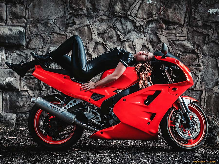 Beautiful girl Beautiful girls and motorcycles in Fuzhou