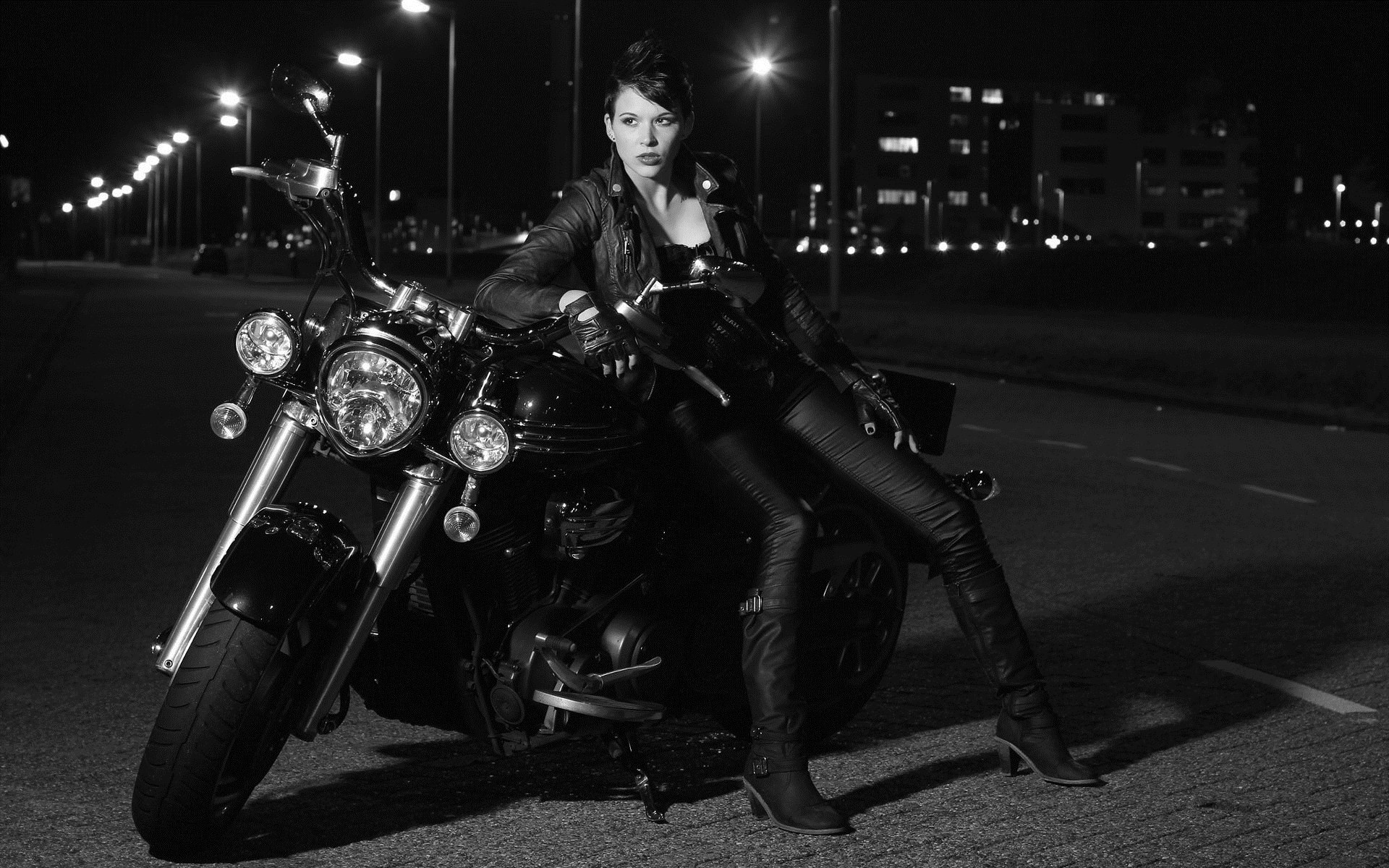 Photo Beautiful girls and motorcycles in Fuzhou