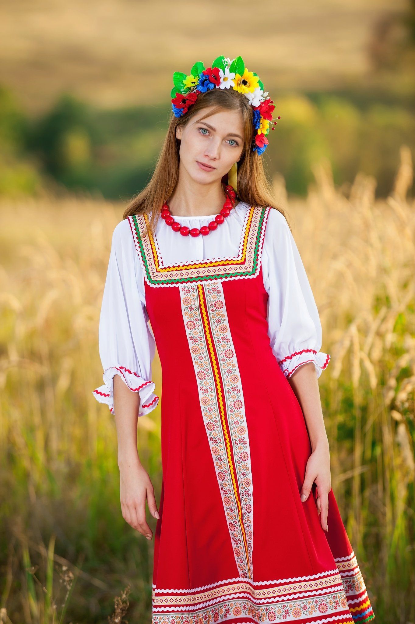 Women in Slavic costumes in Fuzhou — step in, relax, and chat live