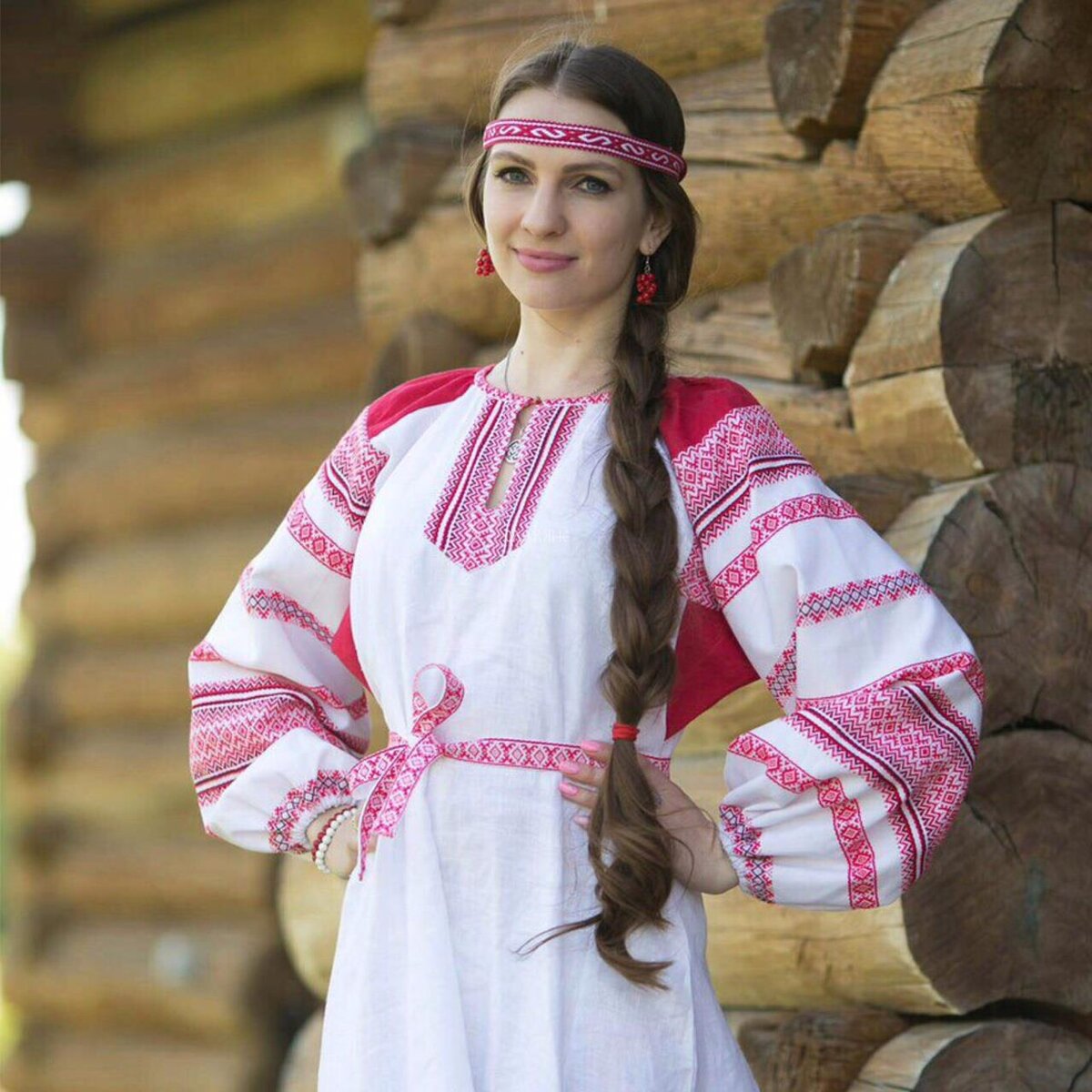 Girls in Slavic costumes brings the glow — live moments in Fuzhou