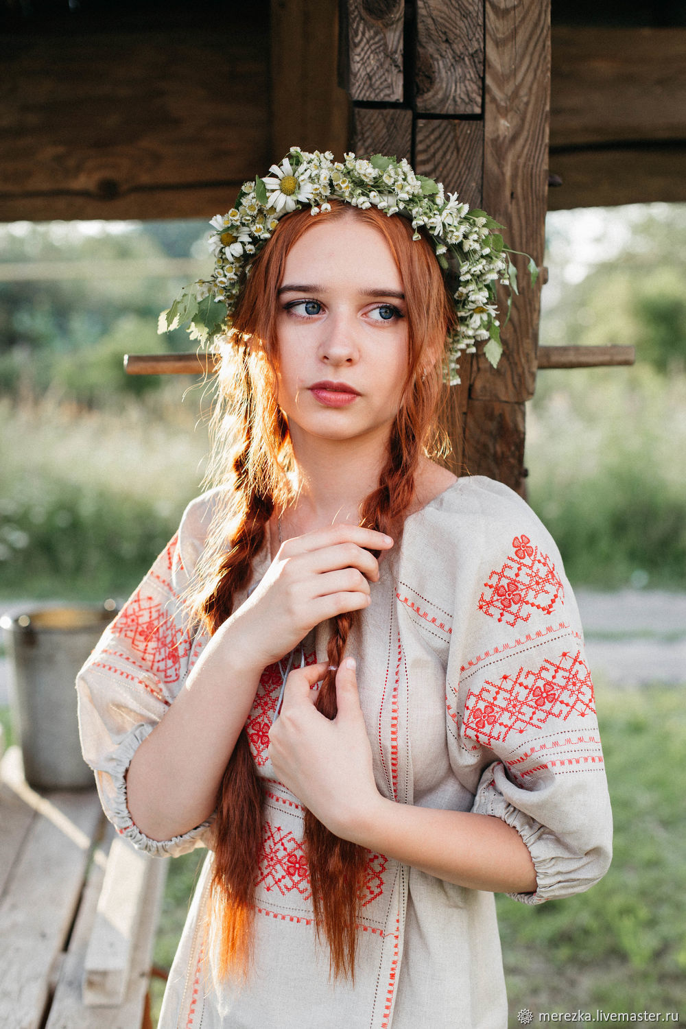 A playful frame from Girls in Slavic costumes — online in Fuzhou