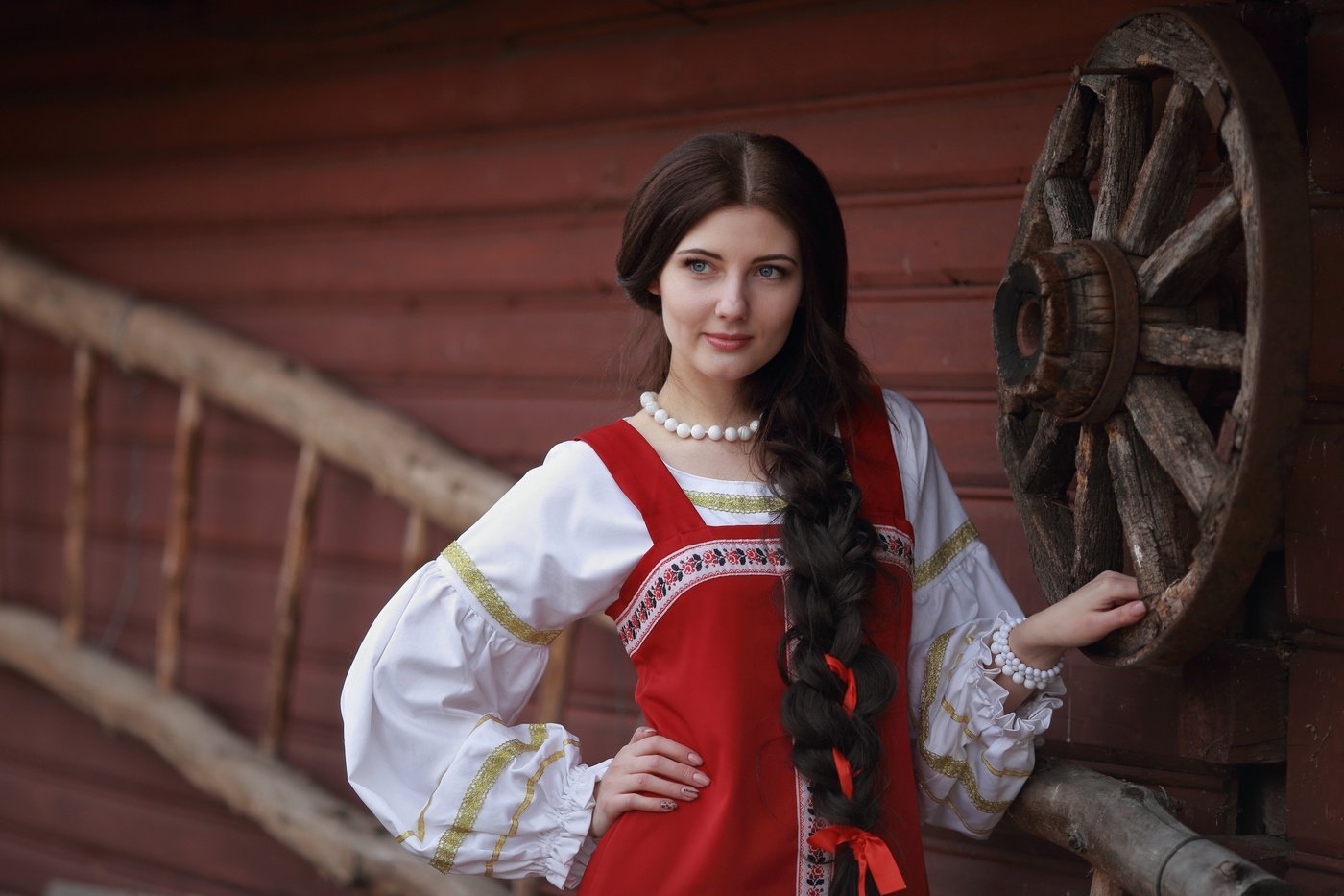 Girls in Slavic costumes’s look of the day — catch her live in Fuzhou